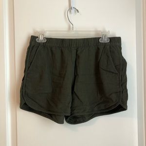 Madewell Olive Pull-on Shorts in Small